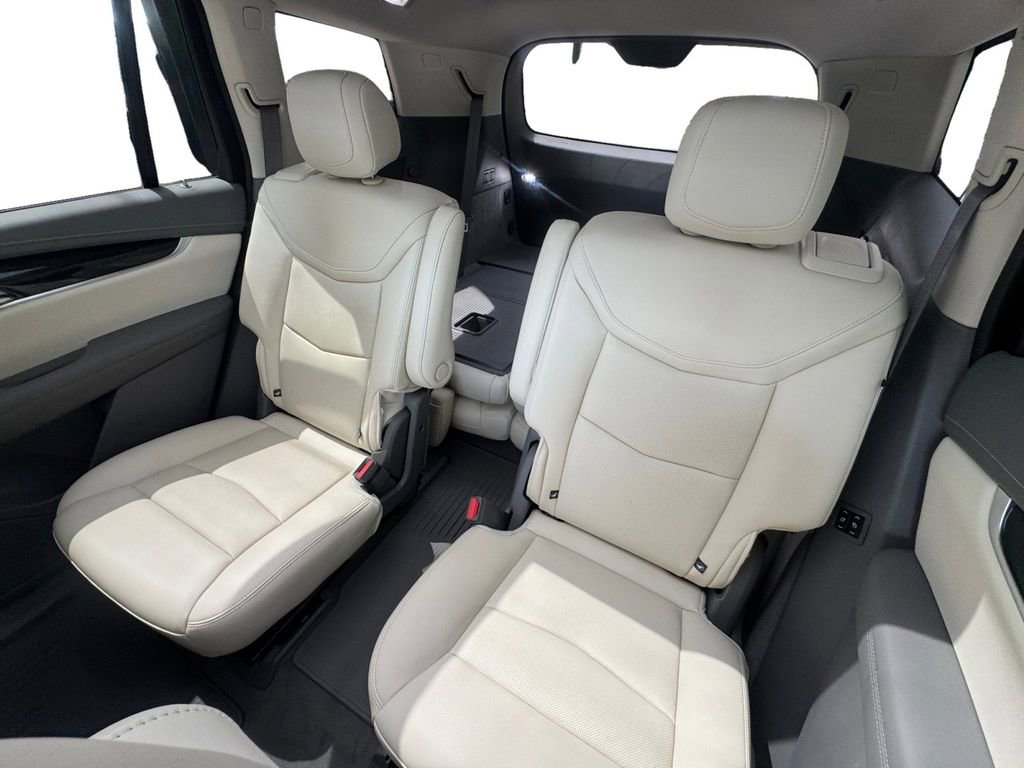 Used 2024 Cadillac XT6 Premium Luxury w/ Technology Package FWD image 15