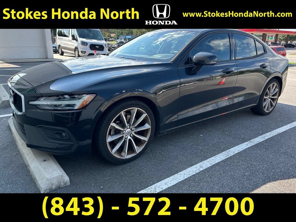 Used 2021 Volvo S60 T5 Momentum w/ Premium Package FWD image 2