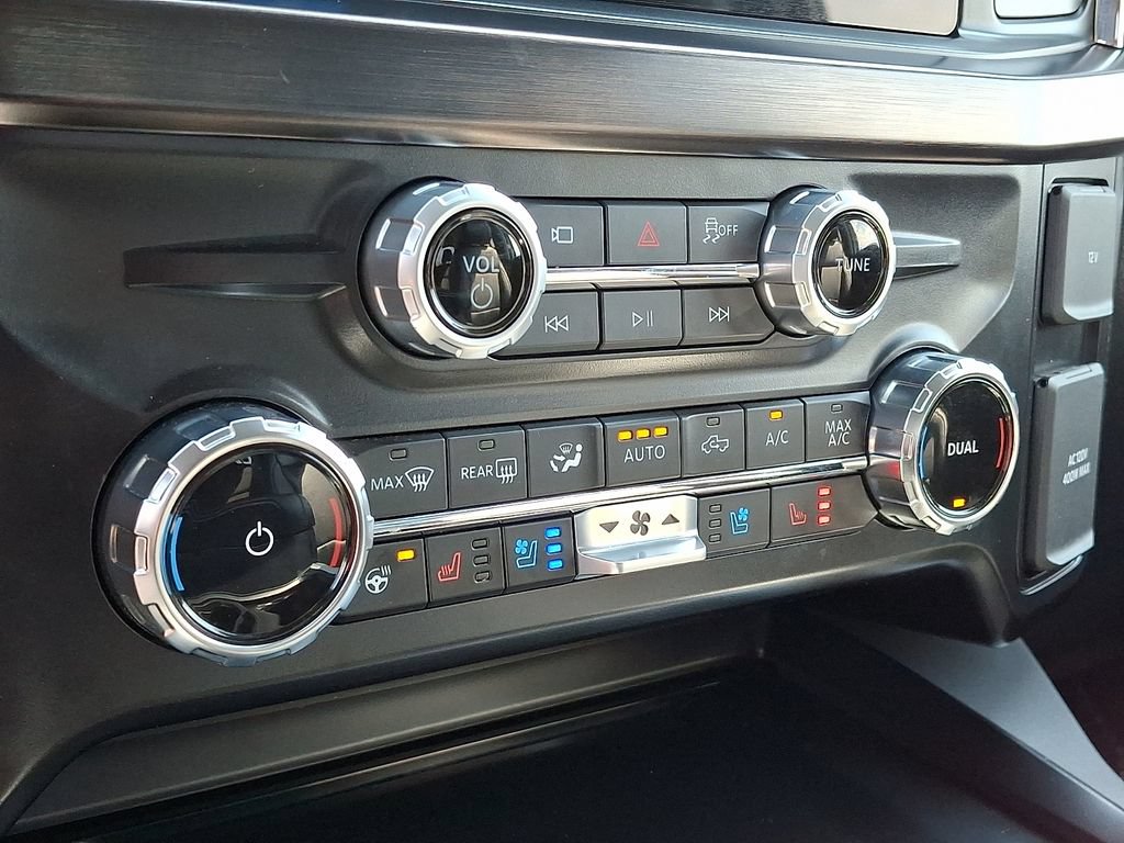 Used 2025 Ford F250 Lariat AWD/4WD image 16