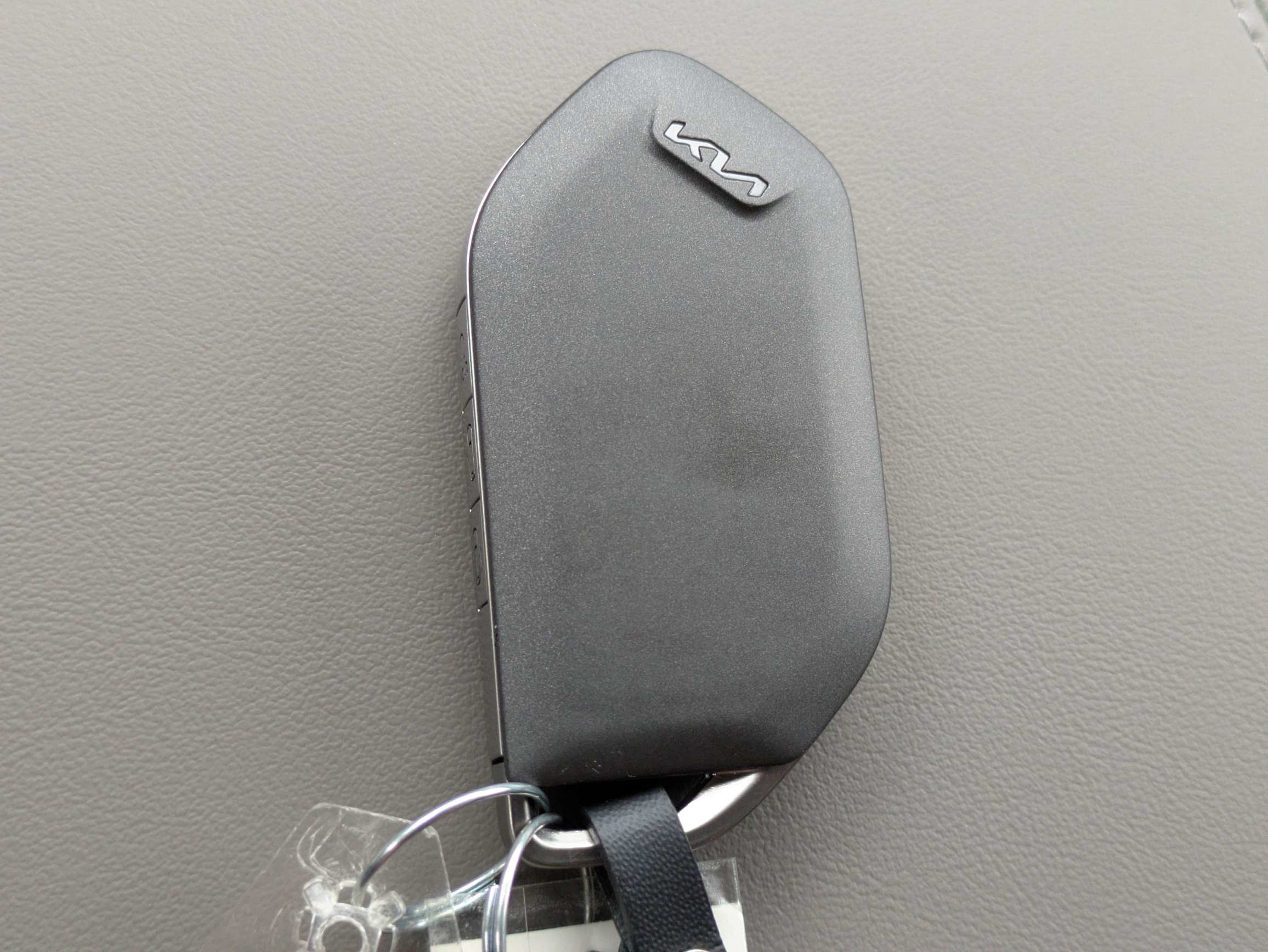 Certified 2026 Kia Carnival EX FWD image 31