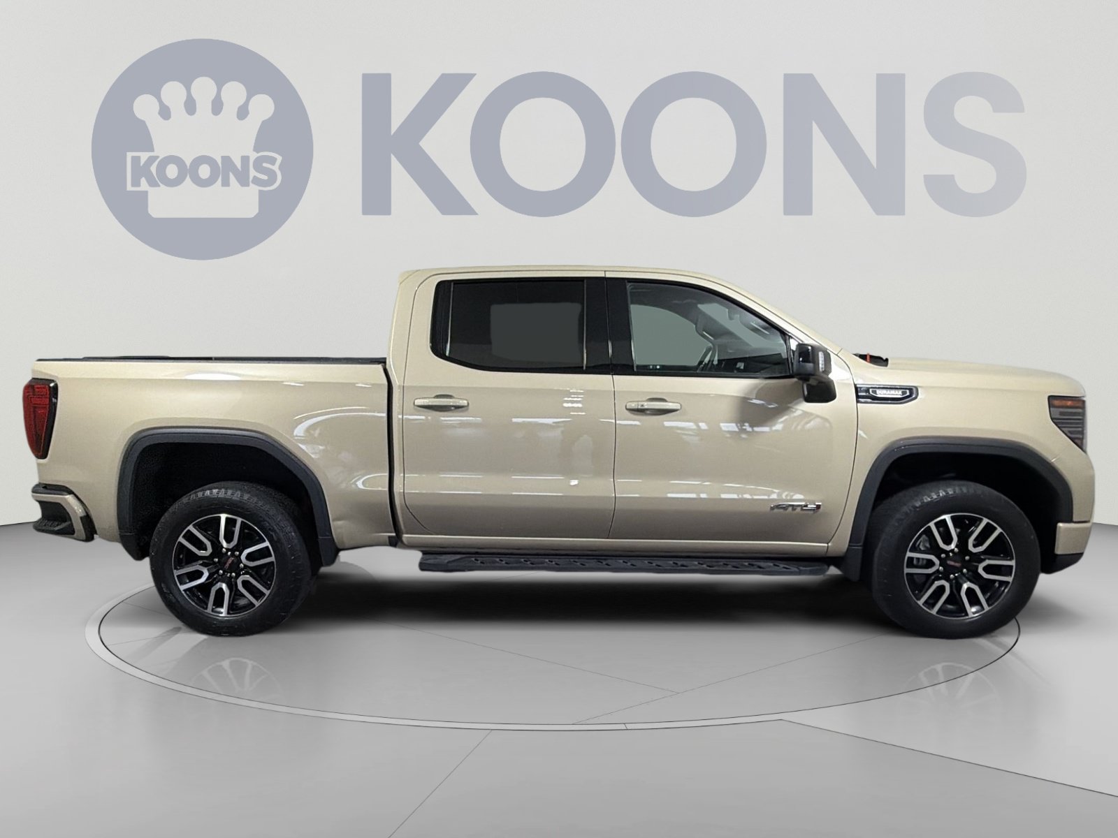 Used 2023 GMC Sierra 1500 AT4 w/ Technology Package AWD/4WD image 8