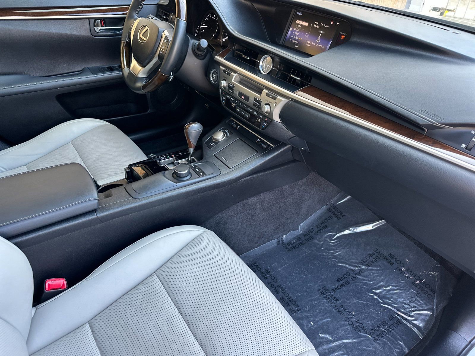 Used 2015 Lexus ES 350 w/ Premium Package FWD image 17