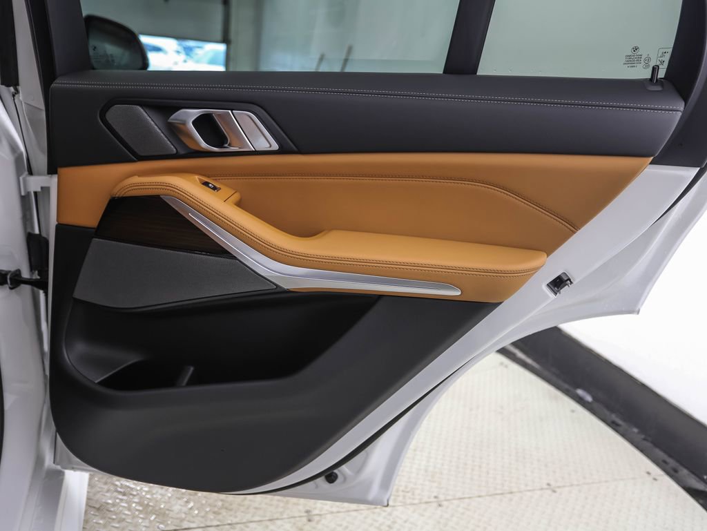 New 2026 BMW X5 xDrive40i w/ M Sport Package image 25