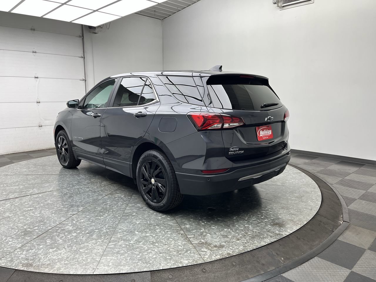 Used 2022 Chevrolet Equinox LT AWD/4WD image 2