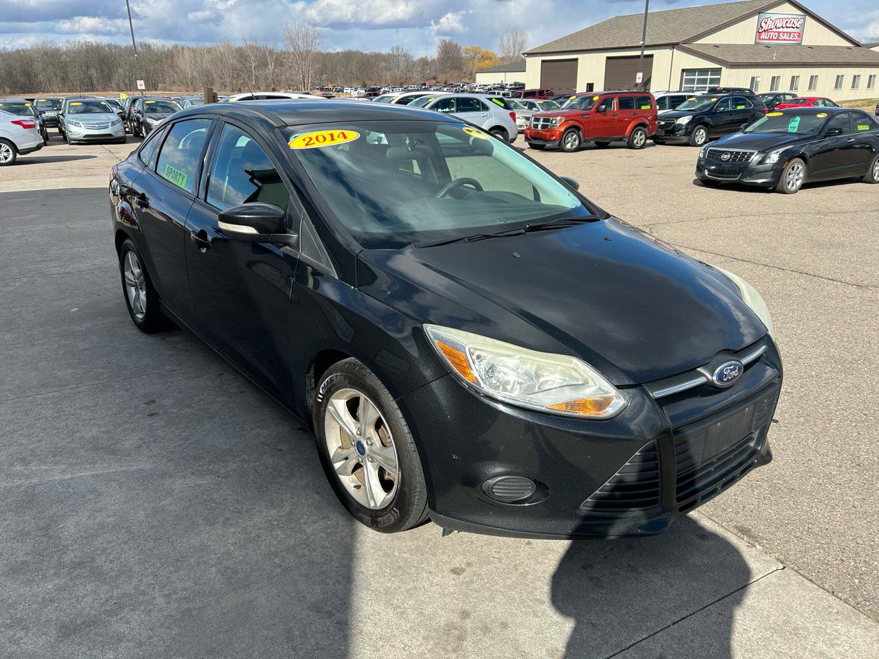 Used 2014 Ford Focus SE w/ SE Winter Package image 3