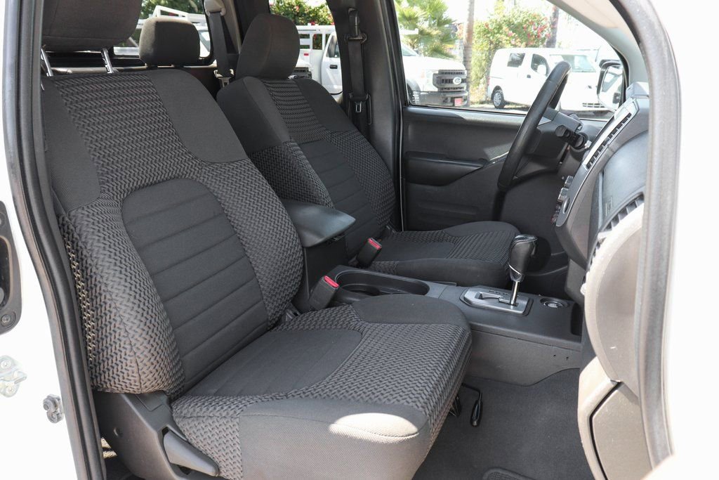 Used 2020 Nissan Frontier SV image 32