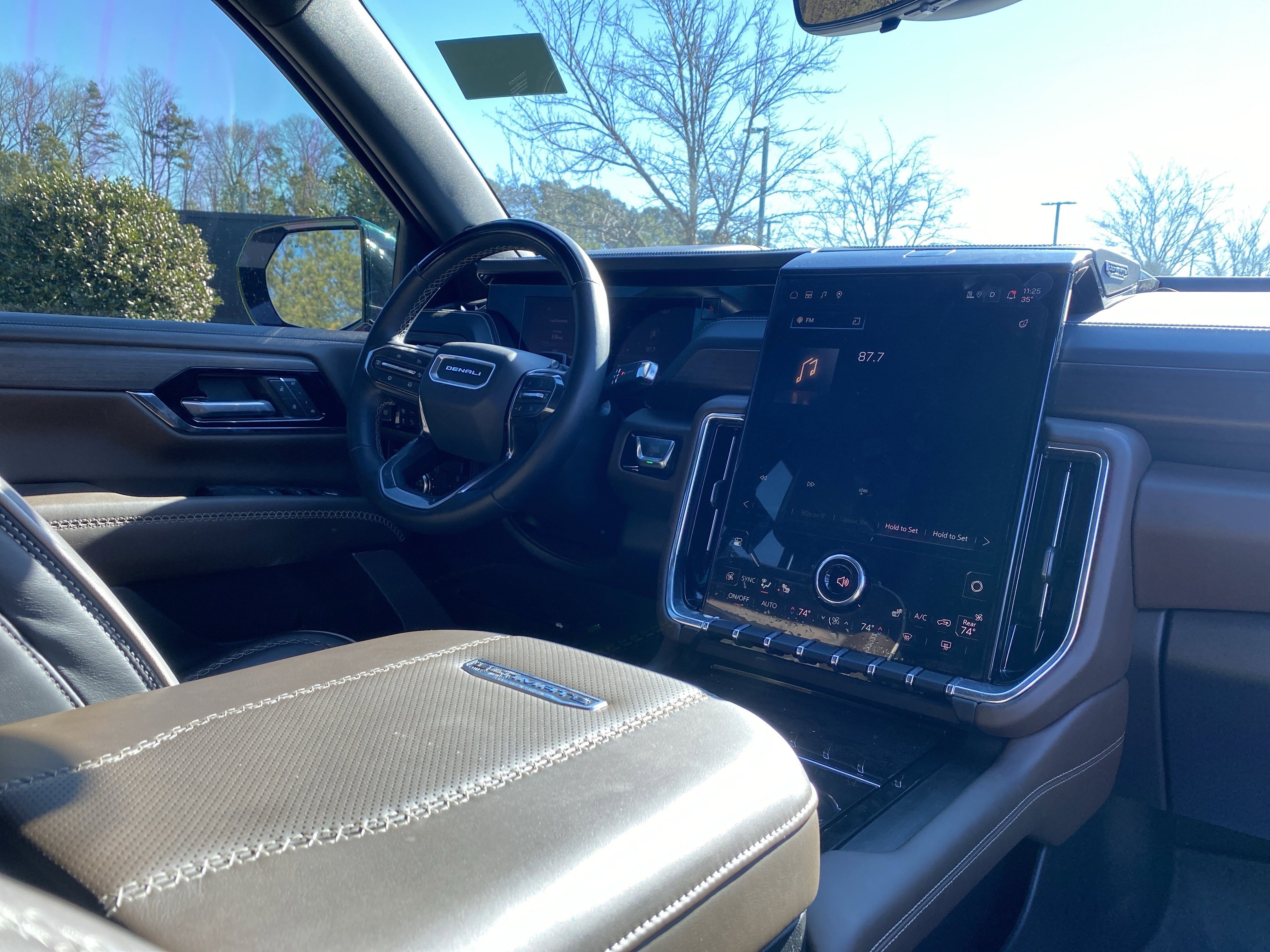 Used 2025 GMC Yukon Denali Ultimate image 6