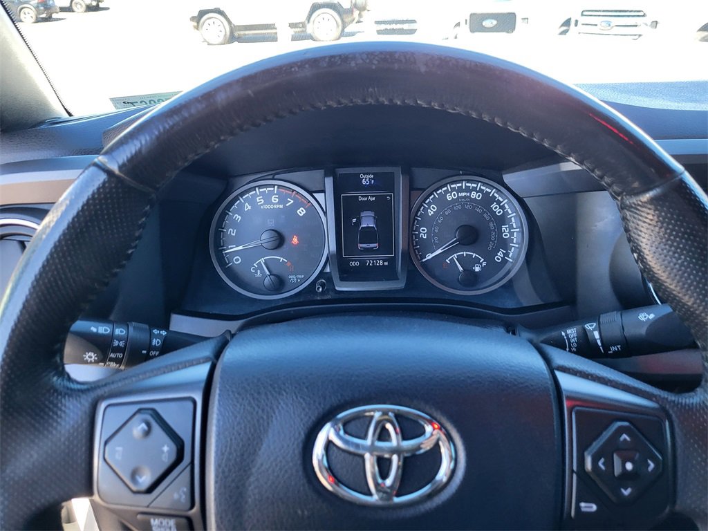 Used 2017 Toyota Tacoma TRD Sport w/ Premium & Technology Package image 11