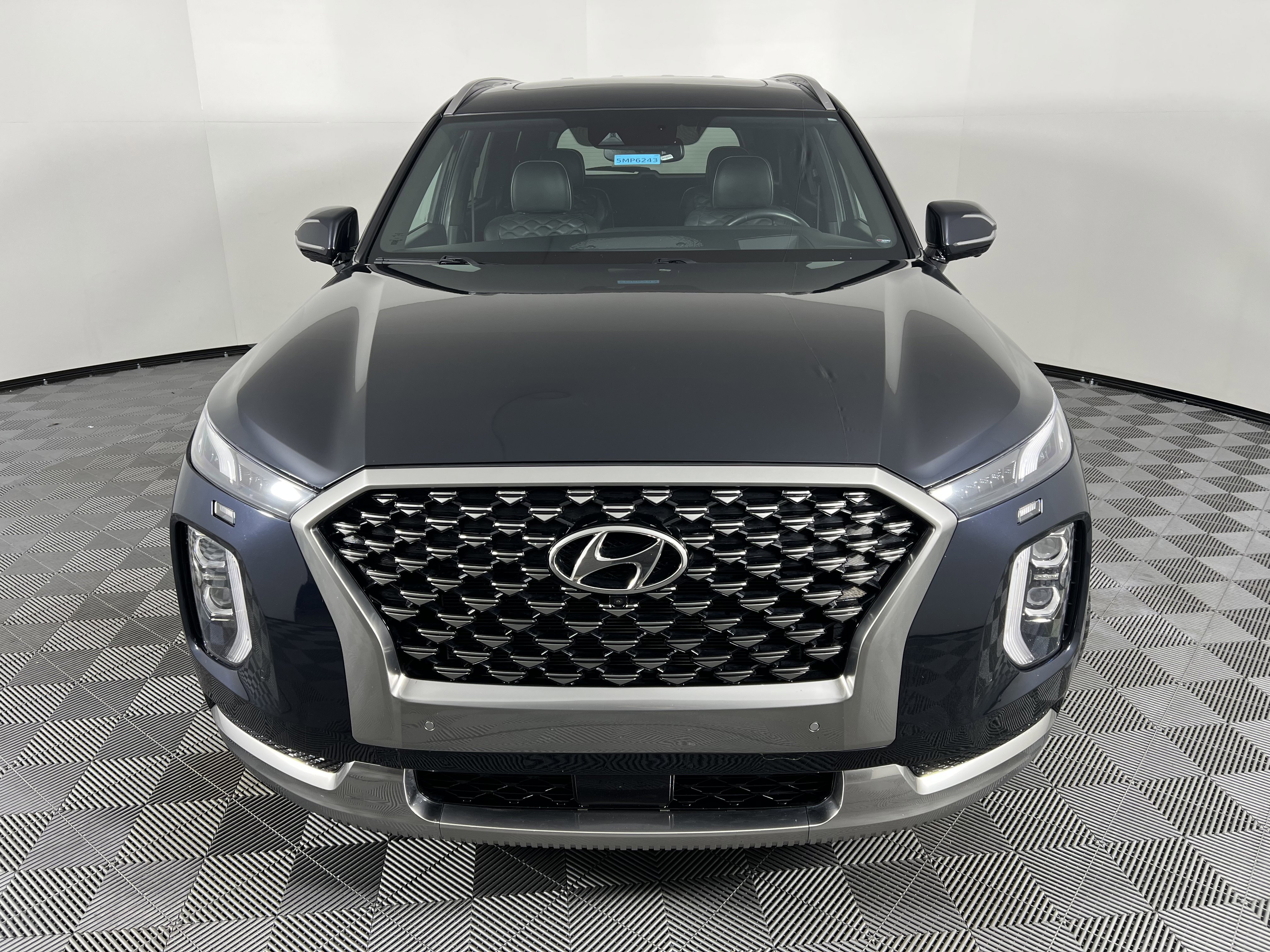 Used 2022 Hyundai Palisade Calligraphy w/ Winter Package image 5