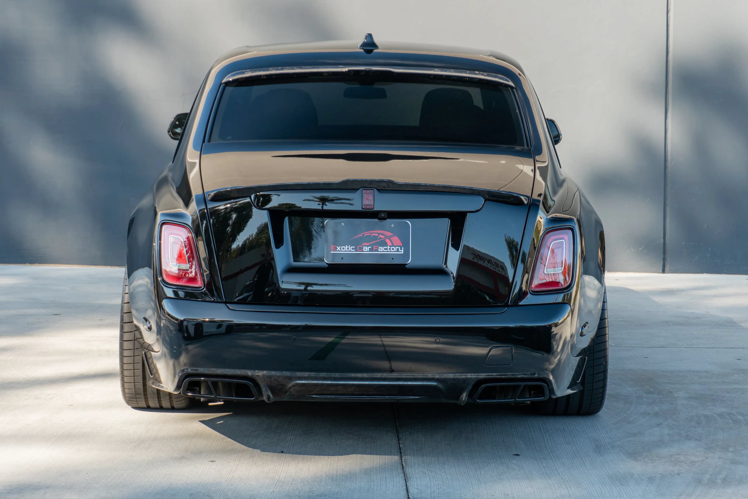 Used 2024 Rolls-Royce Phantom Sedan w/ The Phantom Package RWD image 8