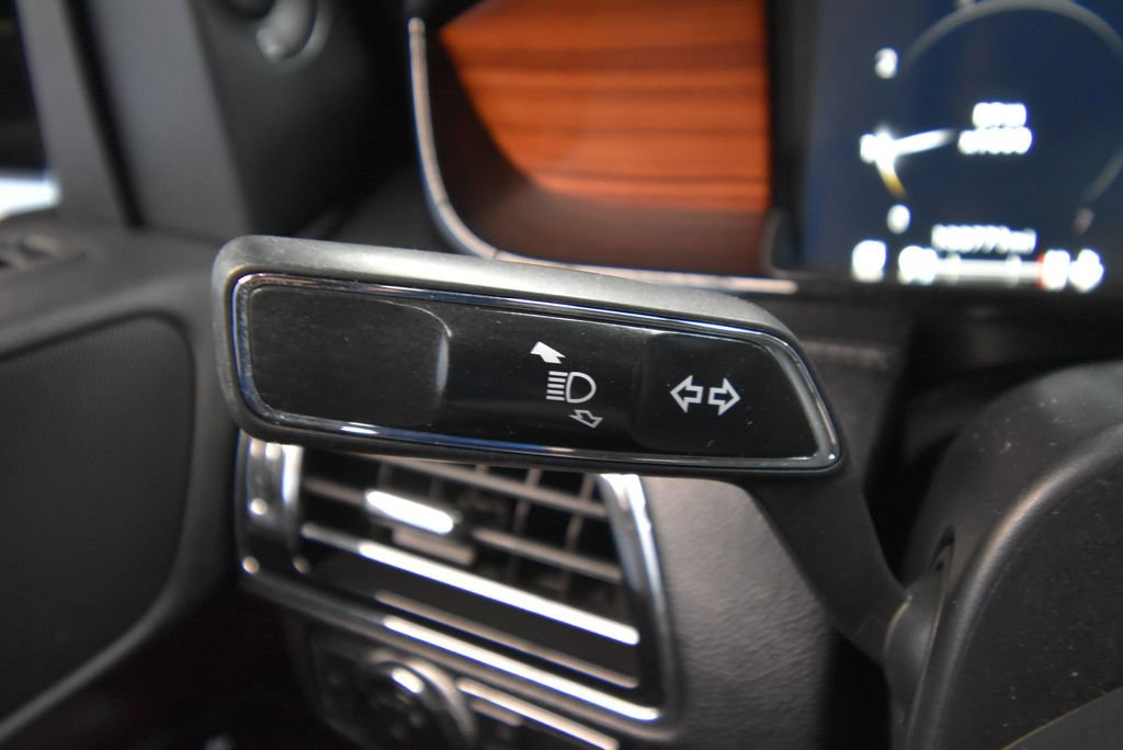 Used 2019 Lincoln Navigator Select AWD/4WD image 13