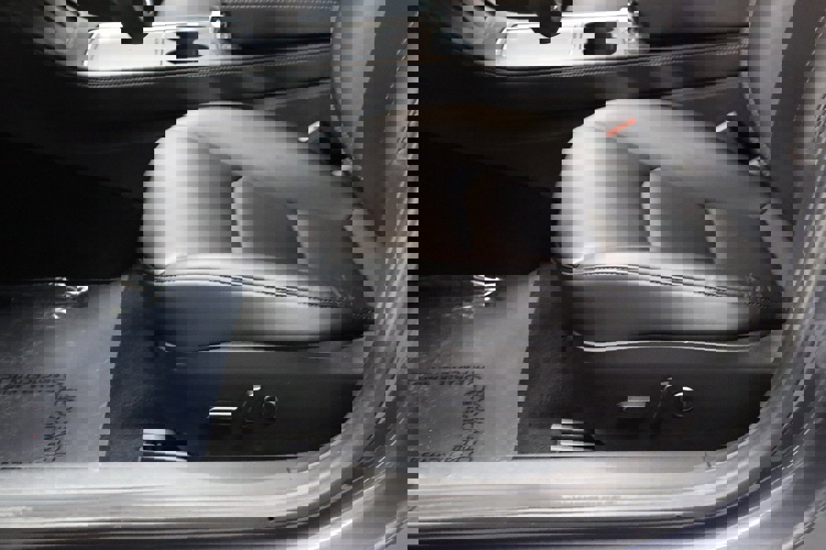 Used 2023 Tesla Model 3 Standard Range image 35