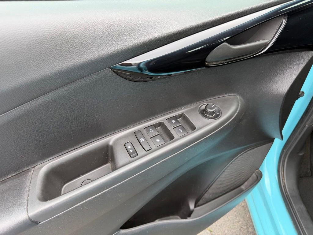 Used 2022 Chevrolet Spark LT FWD image 13