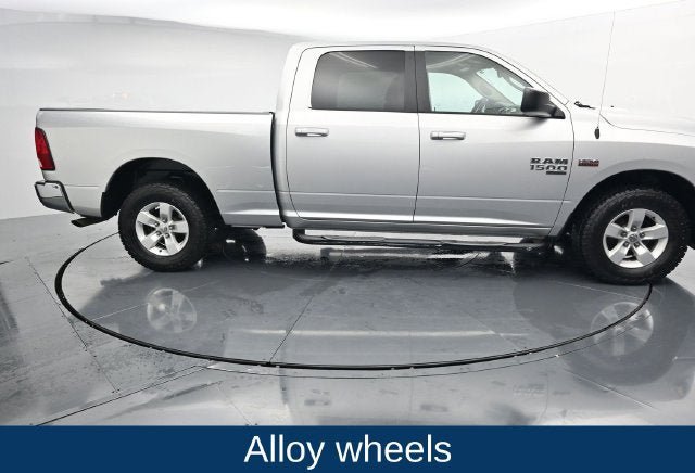 Used 2019 RAM 1500 Classic SLT AWD/4WD image 12