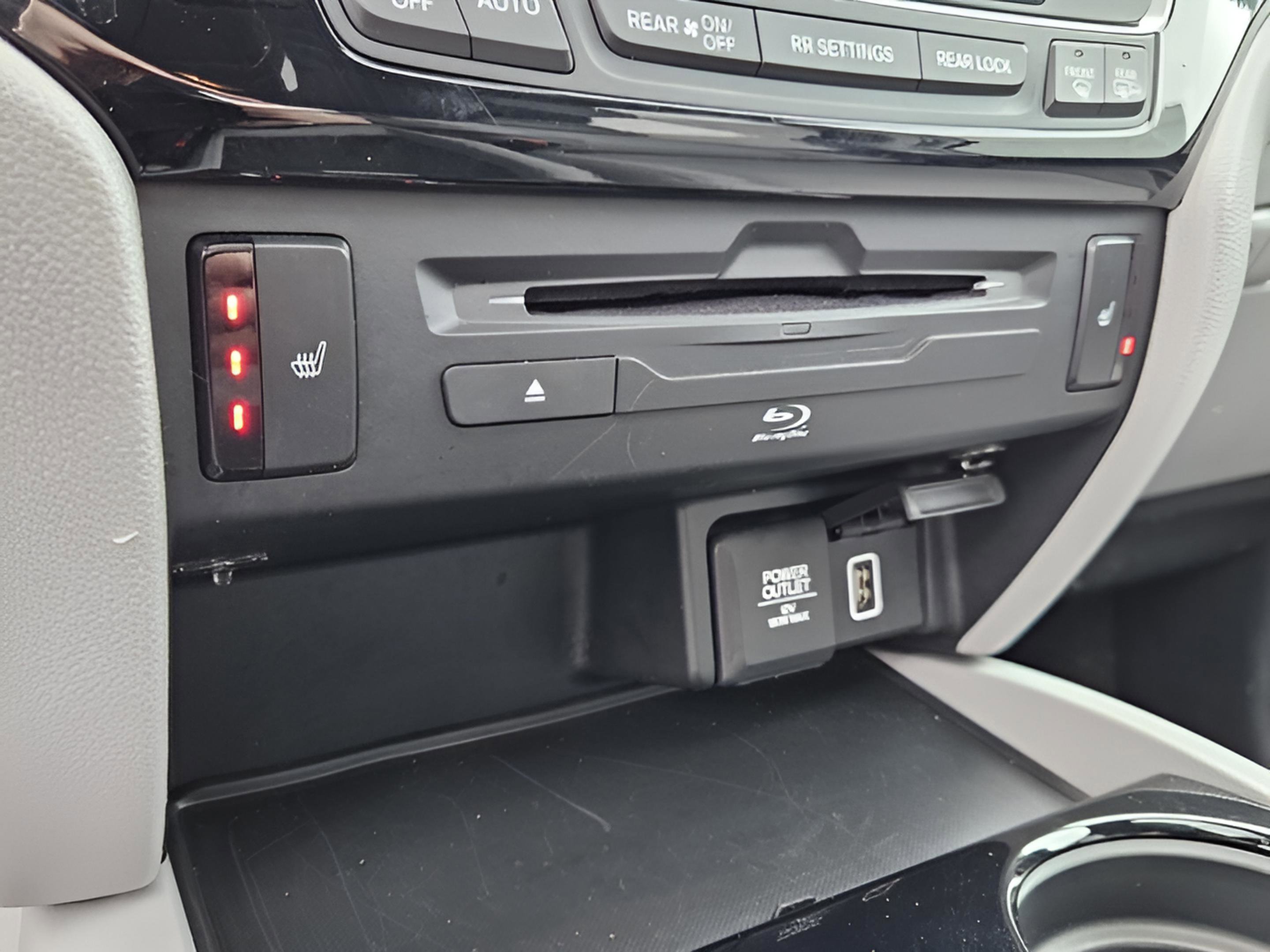 Used 2022 Honda Pilot Touring image 19