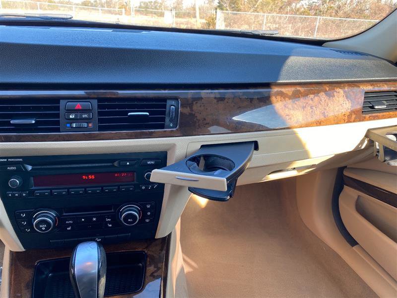 Used 2011 BMW 328i xDrive Sedan AWD/4WD image 32