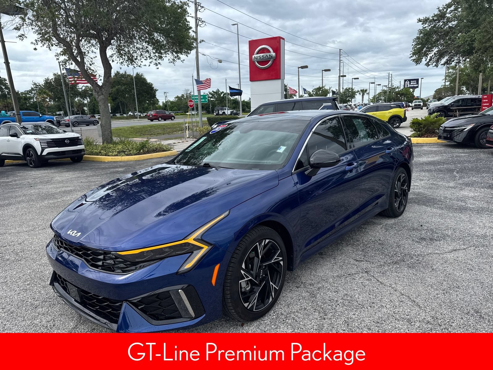 Used 2025 Kia K5 GT-Line w/ GT-Line Premium Package FWD image 3
