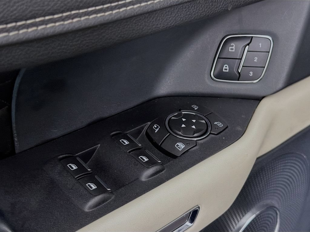 Used 2018 Ford Expedition Platinum RWD image 21