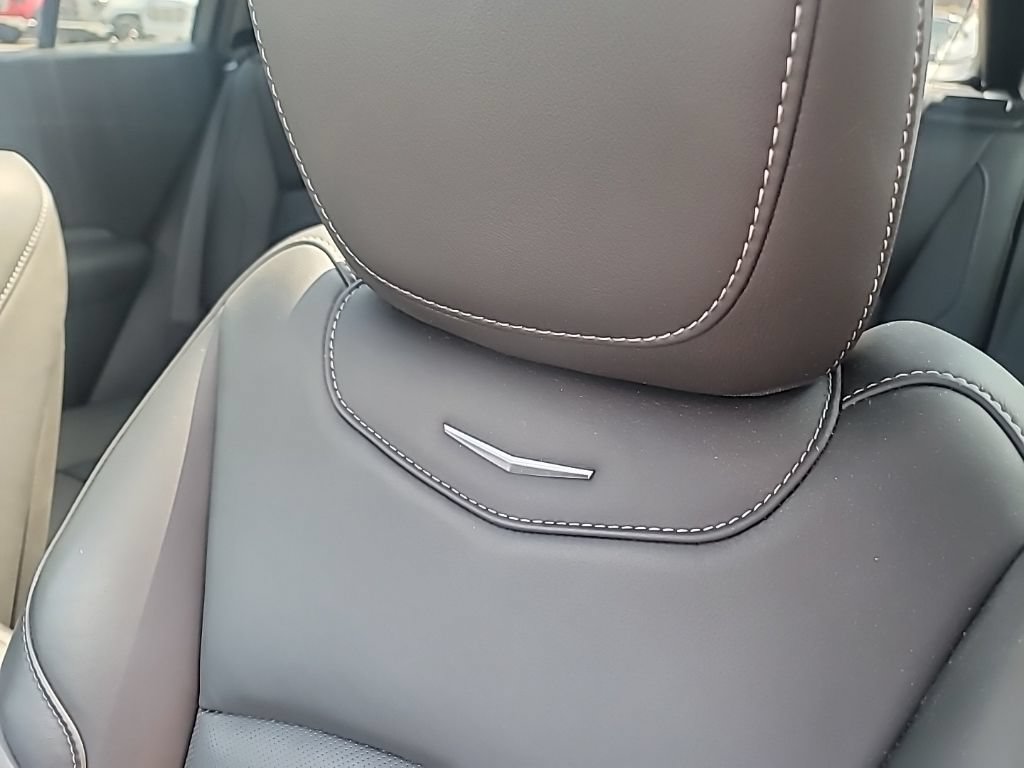 Used 2024 Cadillac XT4 Premium Luxury w/ Technology Package FWD image 25