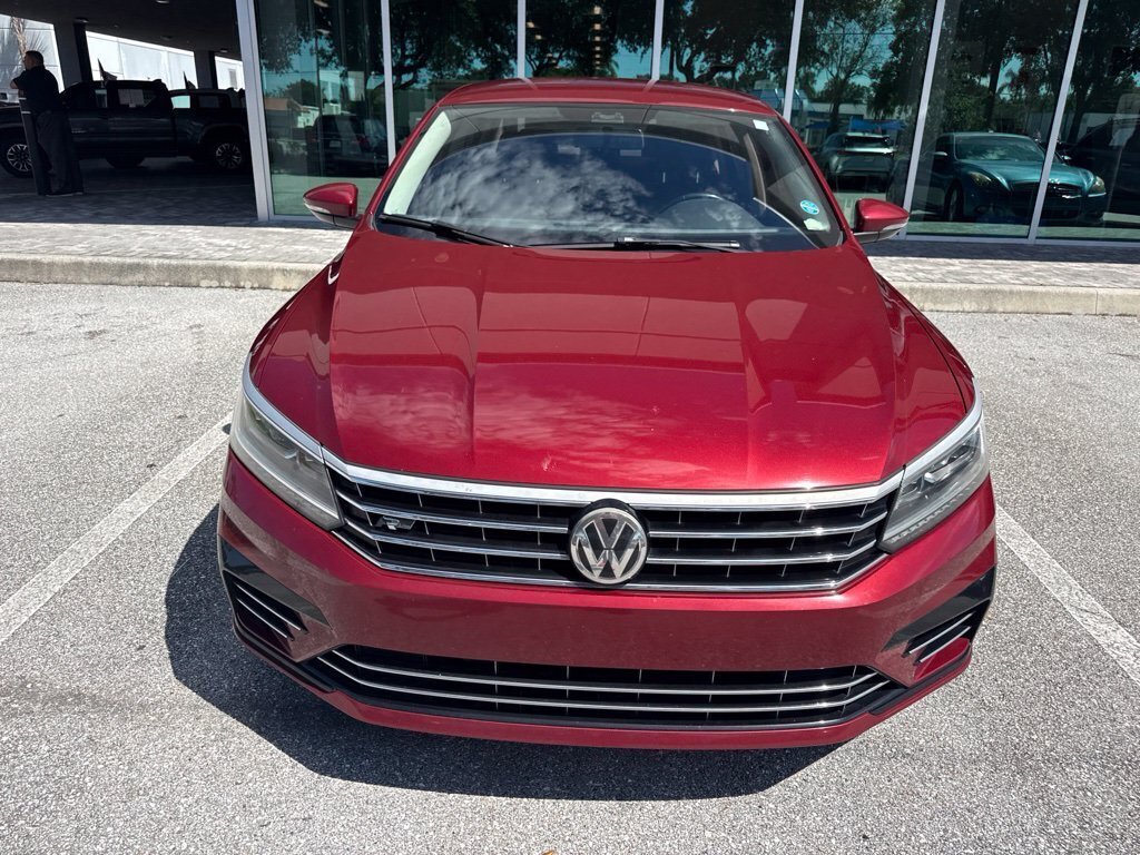 Used 2018 Volkswagen Passat 2.0T R-Line w/ R-Line Lighting Package FWD image 5