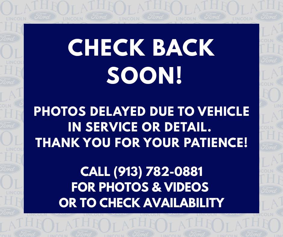 Used 2017 GMC Yukon SLT w/ Premium Edition AWD/4WD image 2