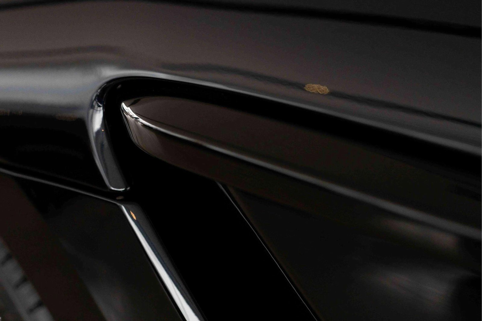 New 2025 Aston Martin DBX 707 image 11