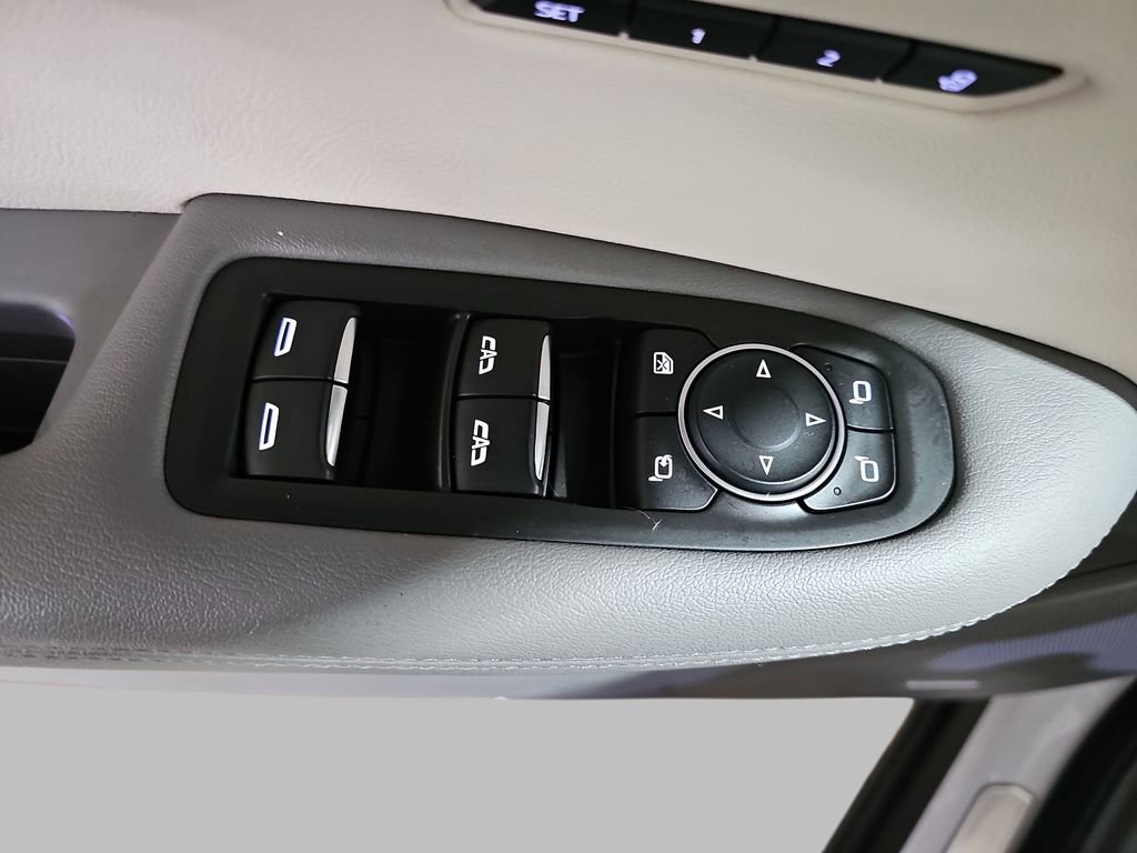 Certified 2021 Cadillac XT6 Premium Luxury w/ LPO, ONYX Package image 33