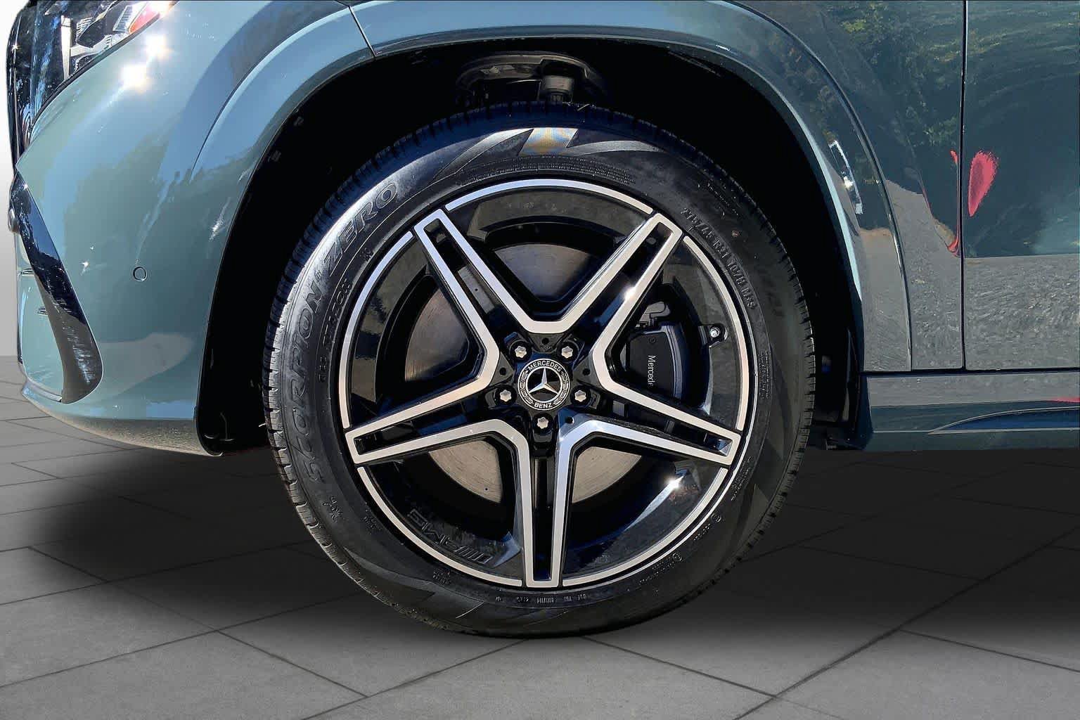 New 2027 Mercedes-Benz GLS 450 4MATIC image 15