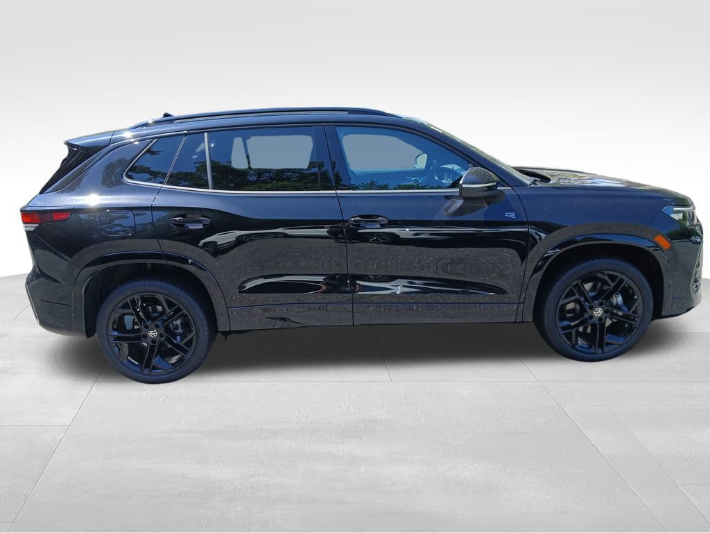 Used 2025 Volkswagen Tiguan SE R-Line image 8