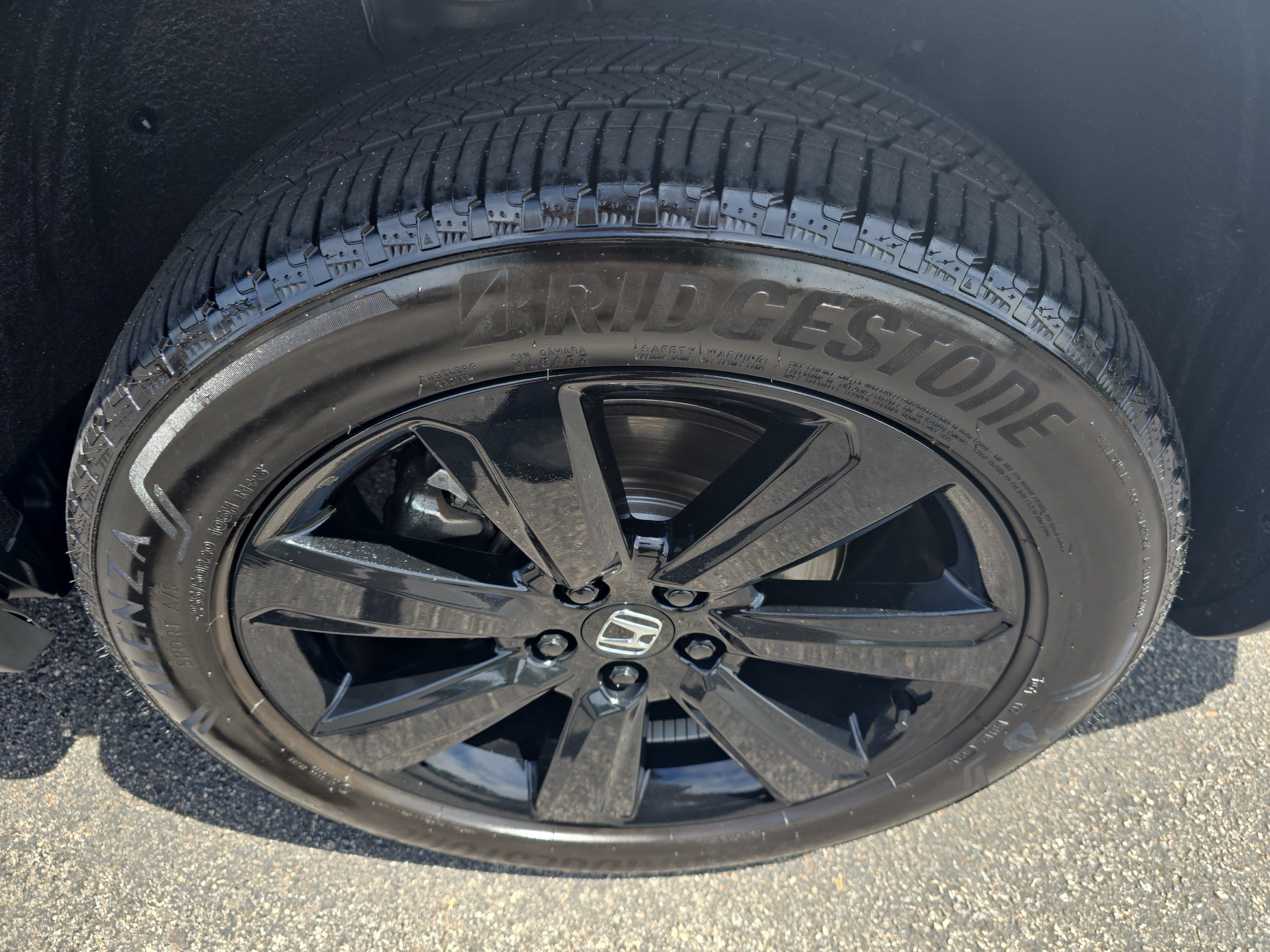 Used 2025 Honda Pilot Black Edition image 35