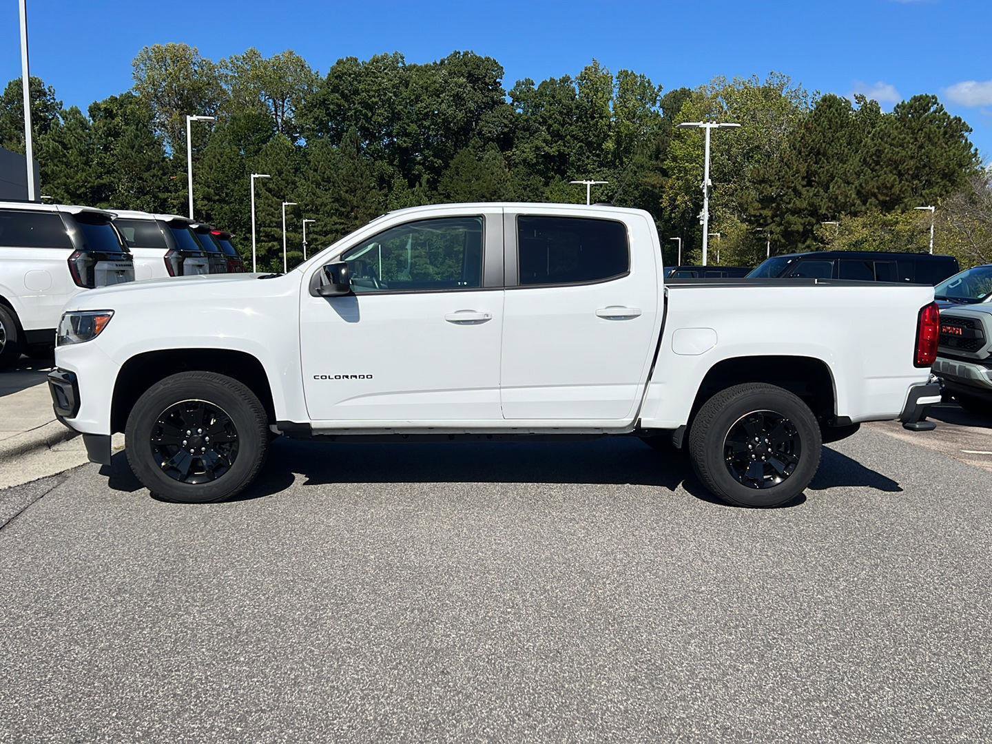 Used 2022 Chevrolet Colorado LT w/ LT Convenience Package image 2