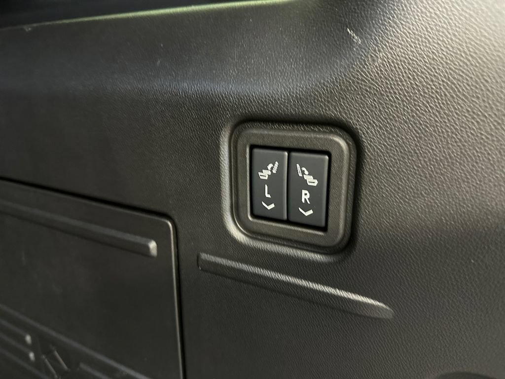 Used 2026 GMC Hummer EV SUV AWD/4WD image 19