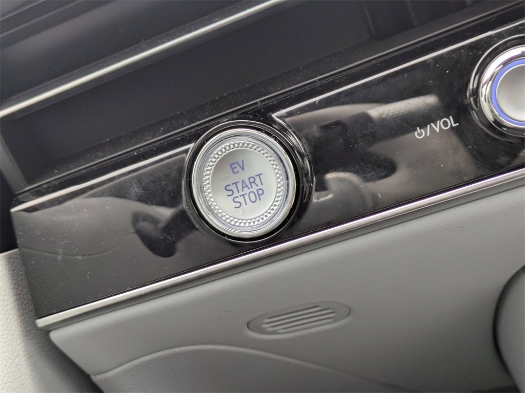 Used 2026 Genesis Electrified GV70 Advanced image 37