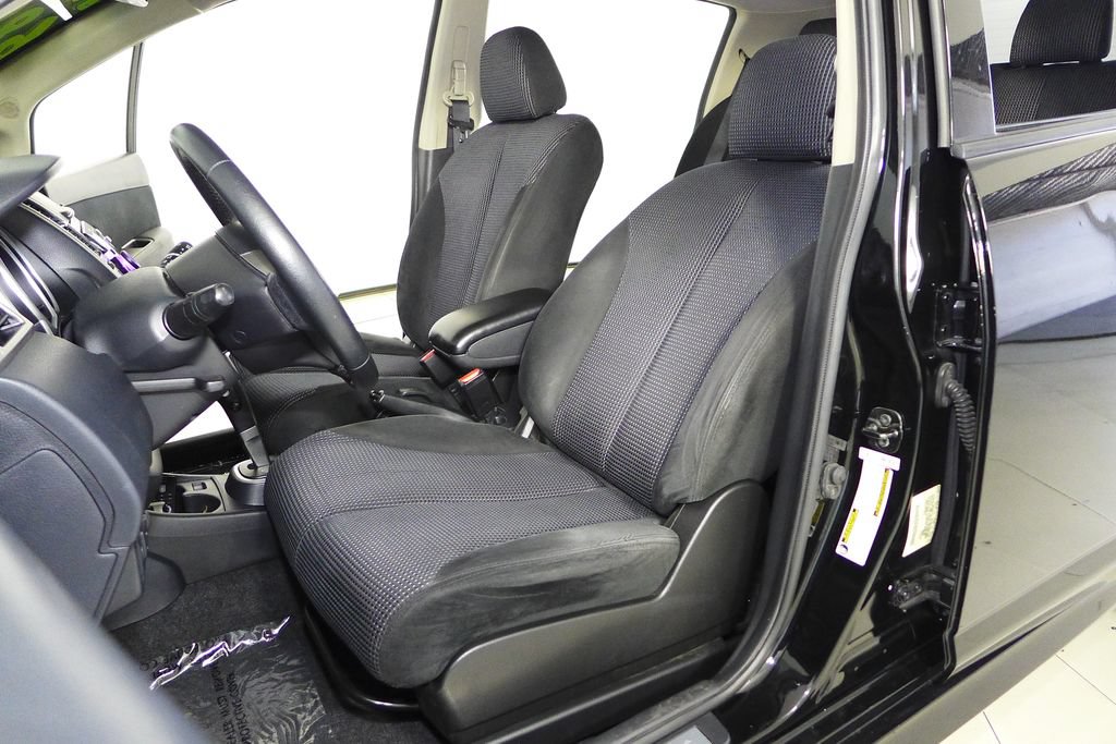 Used 2012 Nissan Versa Hatchback w/ SL Navigation Pkg FWD image 21