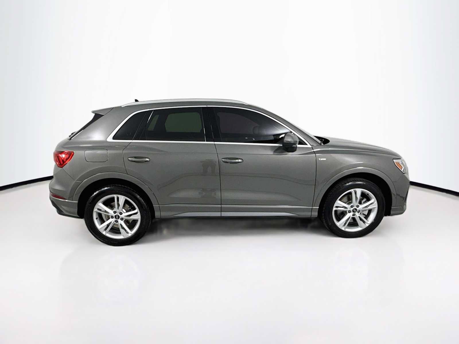 Used 2023 Audi Q3 2.0T Premium Plus AWD/4WD image 8