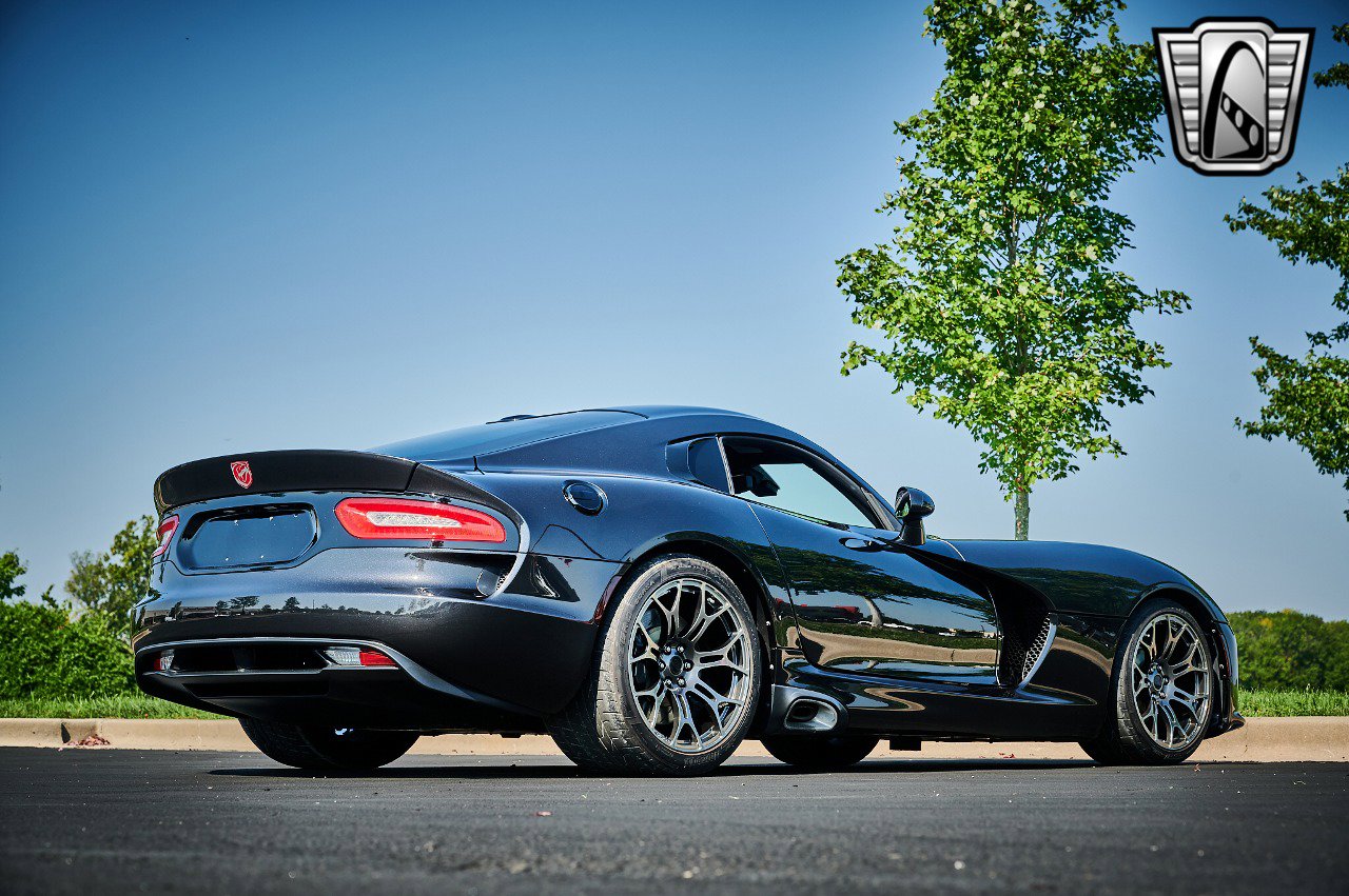 Used 2013 SRT Viper GTS w/ GTS Laguna Interior Pkg image 6