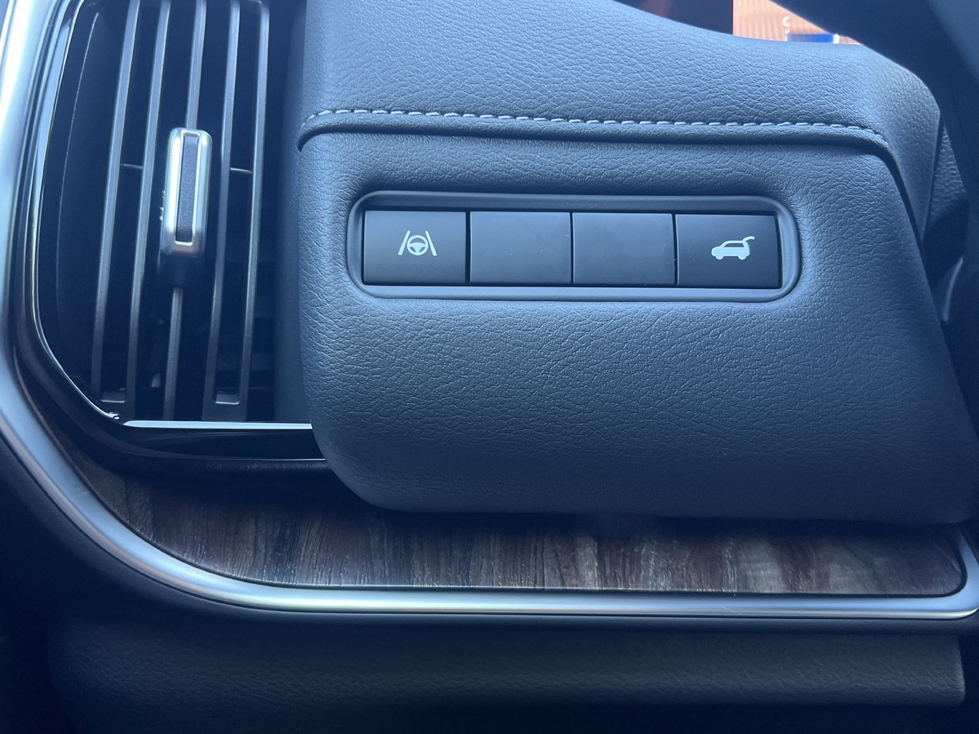 New 2026 Nissan Armada SL AWD/4WD image 12