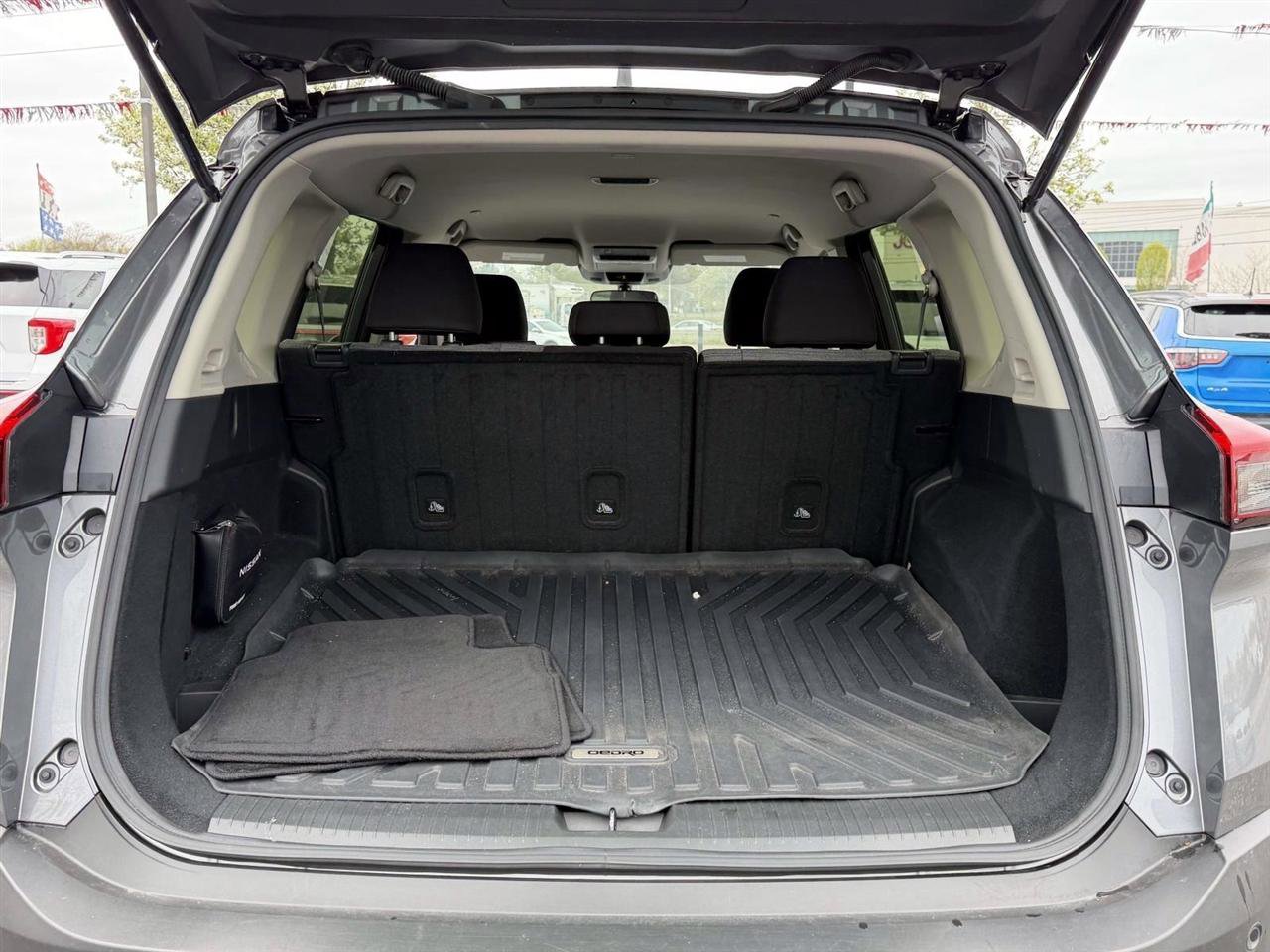 Used 2023 Nissan Rogue SV AWD/4WD image 7
