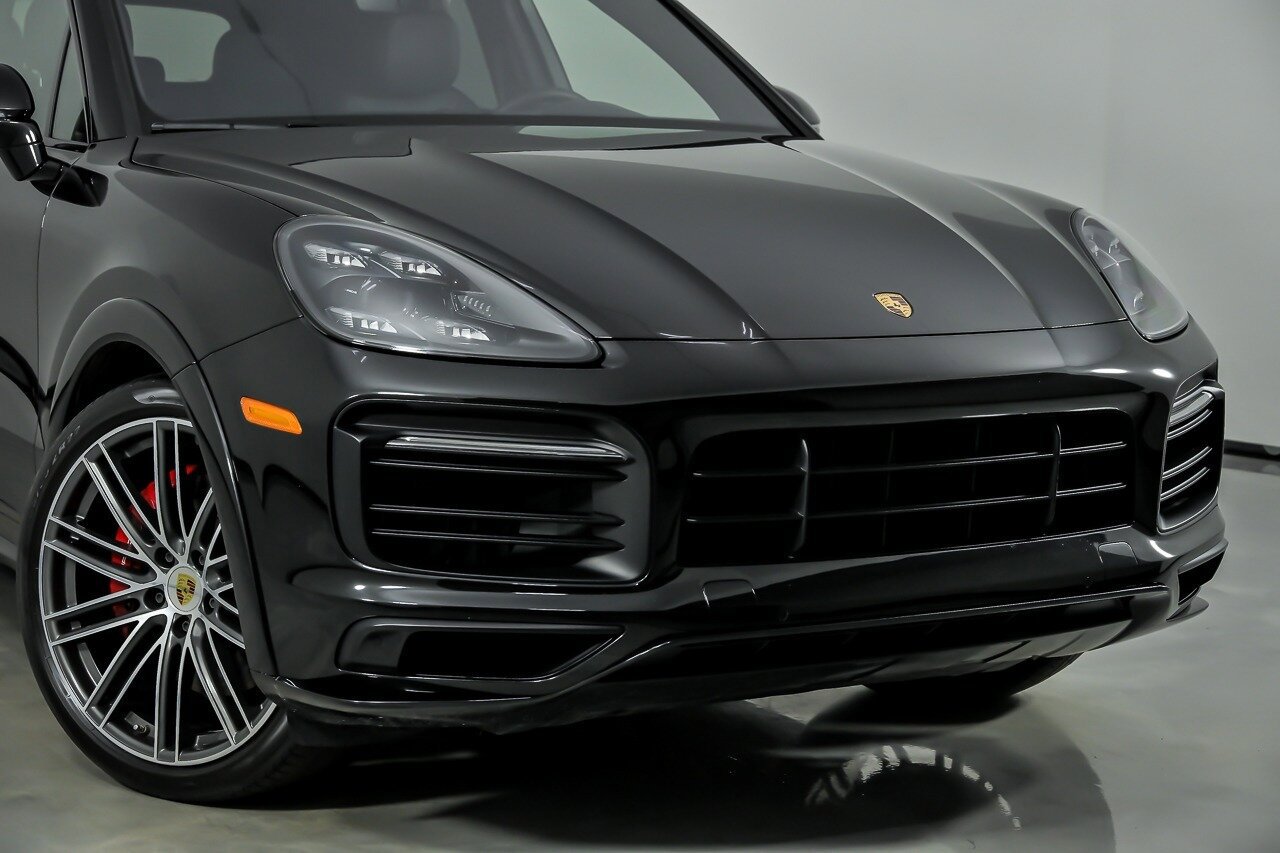 Used 2023 Porsche Cayenne GTS AWD/4WD image 3