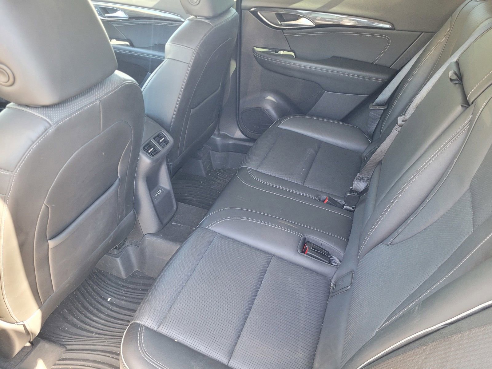 Used 2021 Buick Envision Essence w/ Sport Touring Package image 18