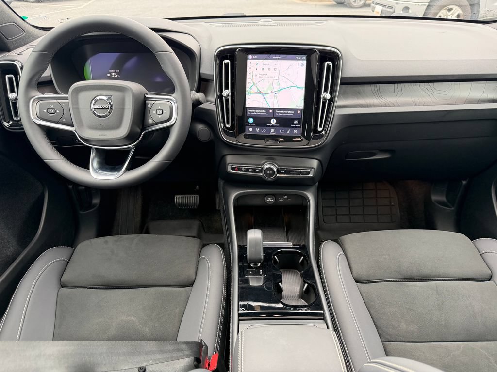 Used 2023 Volvo C40 P8 Recharge Ultimate w/ Protection Package Premier AWD/4WD image 2