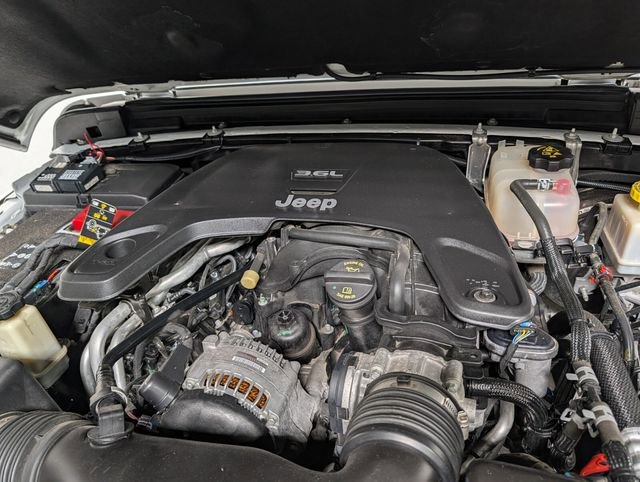 Used 2021 Jeep Gladiator Overland AWD/4WD image 31