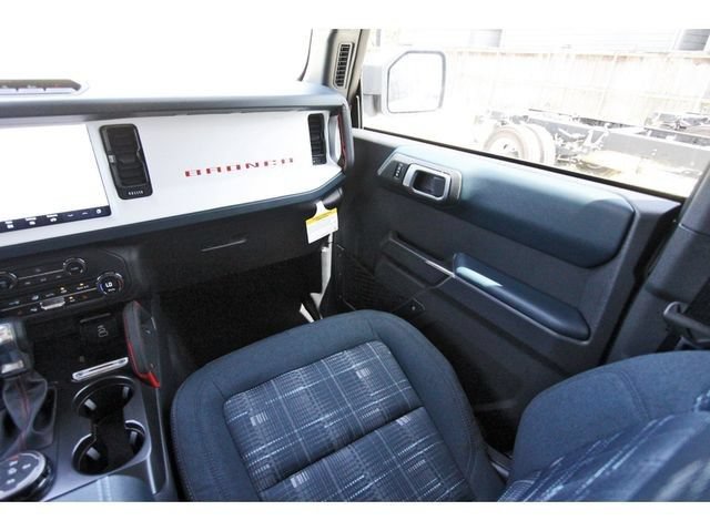 New 2026 Ford Bronco Heritage Edition AWD/4WD image 9