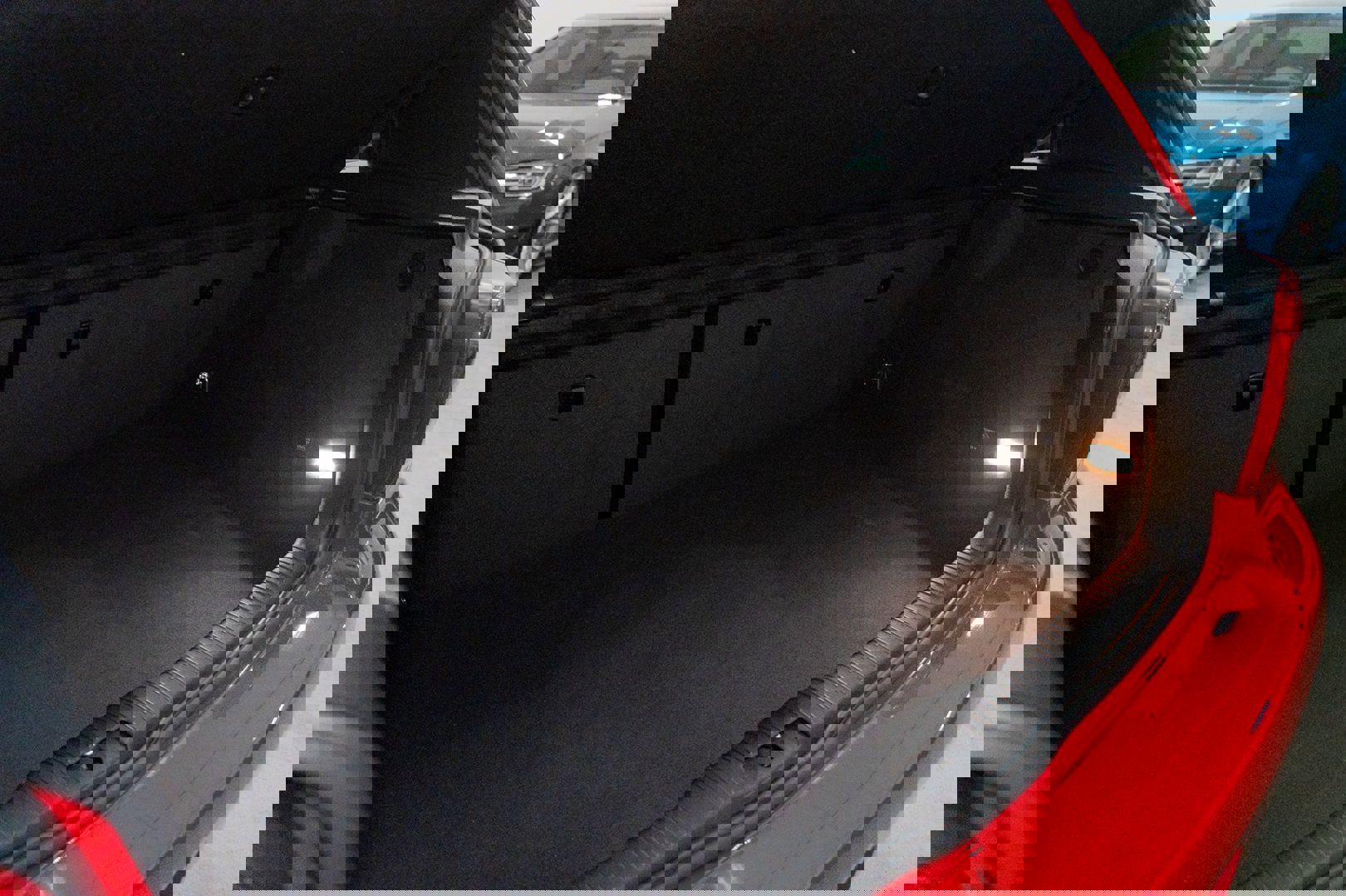 Used 2004 Volkswagen R32 image 28