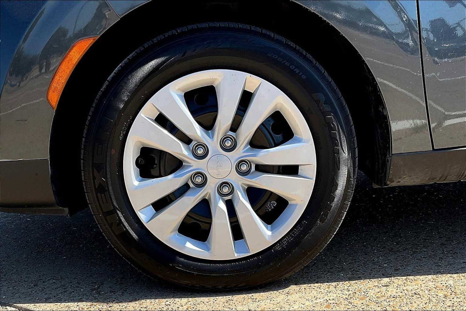 Certified 2023 Kia Soul LX image 7