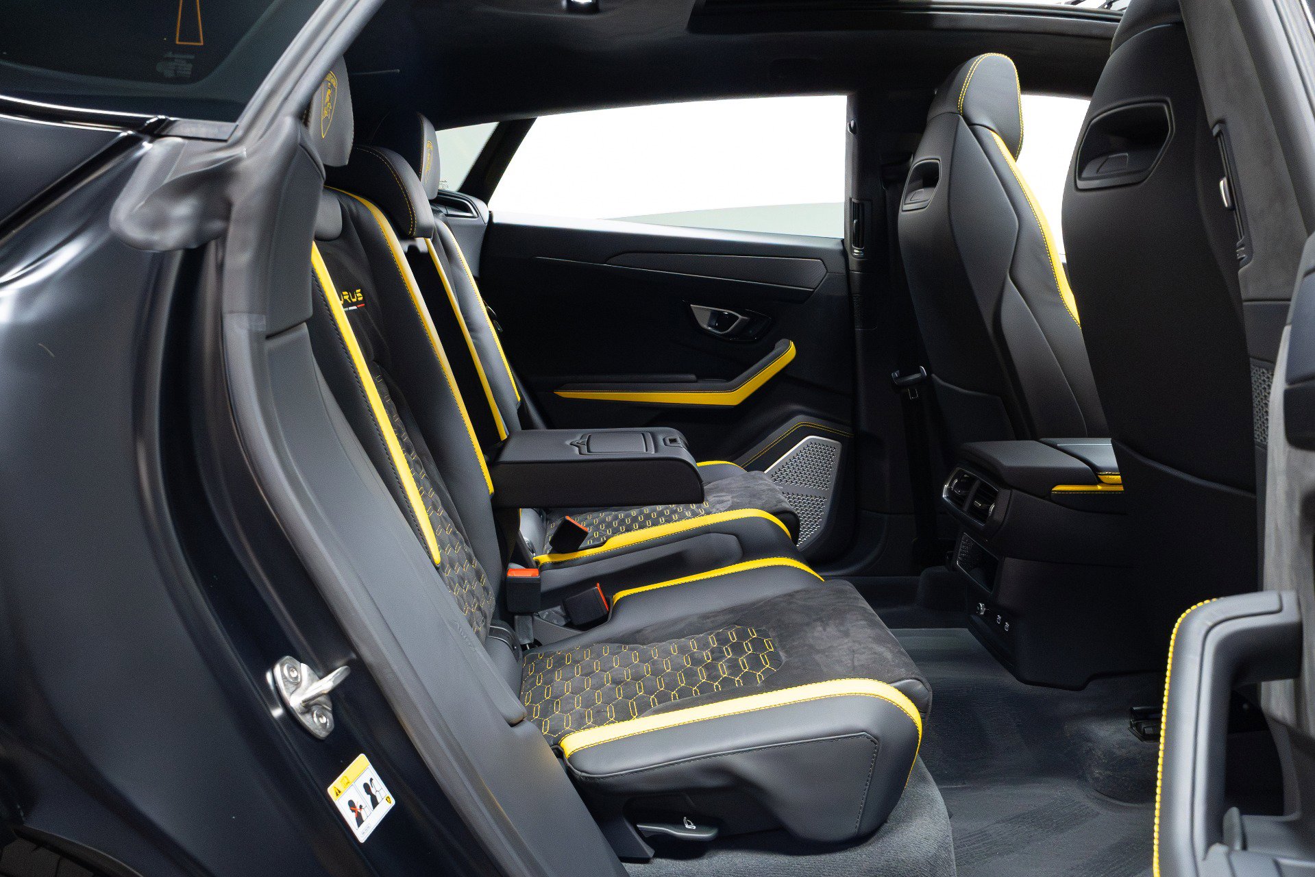 Used 2022 Lamborghini Urus image 30