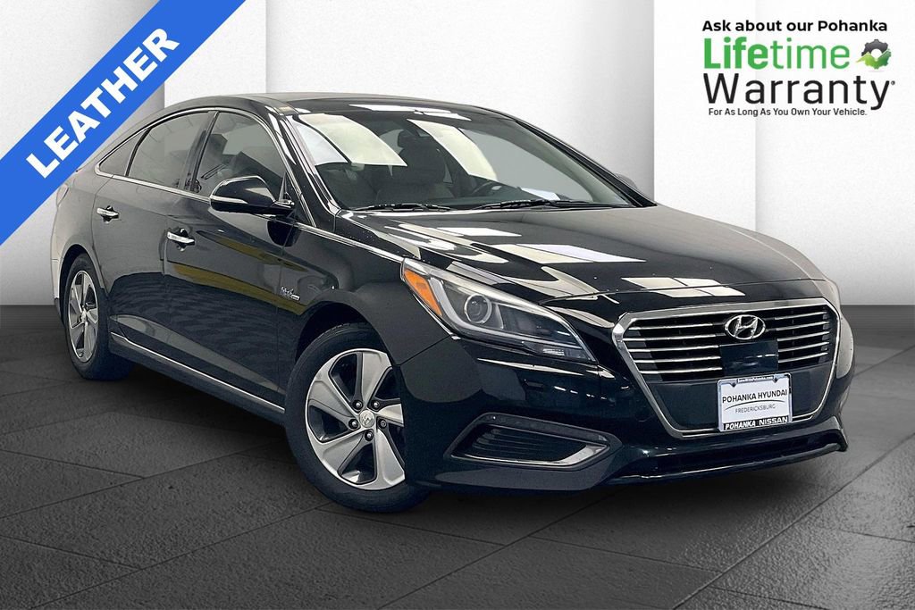 Used 2016 Hyundai Sonata Limited w/ Option Group 02 FWD image 1