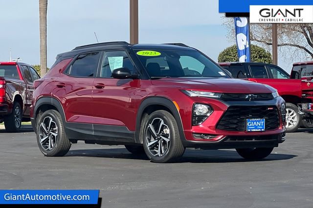 Used 2023 Chevrolet TrailBlazer RS w/ Sun and Liftgate Package image 1