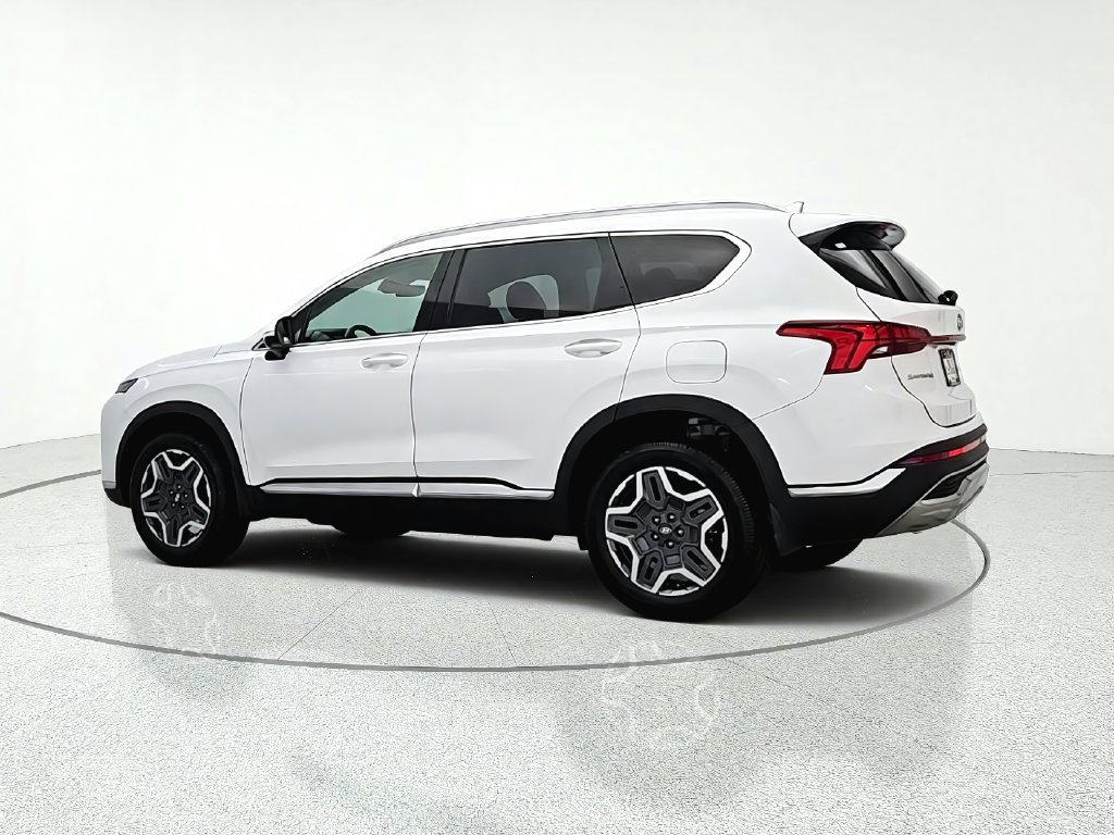 Used 2023 Hyundai Santa Fe SEL Premium w/ Cargo Package AWD/4WD image 4