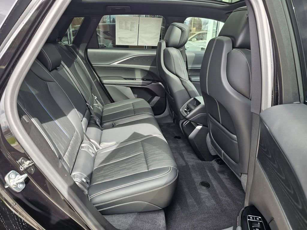 Used 2025 Cadillac Lyriq Sport image 12